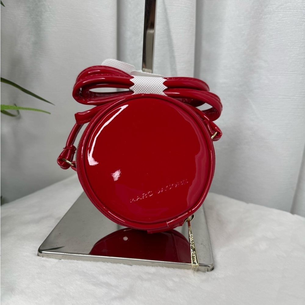 NWT Marc Jacobs Red Mini Patent Leather Round Crossbody Bag - Picture 3 of 9